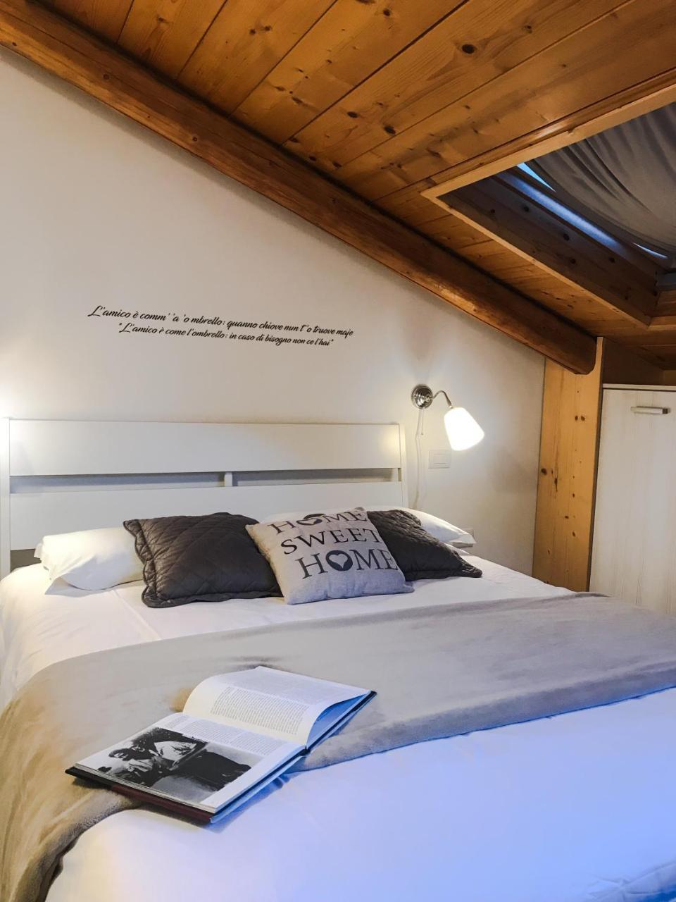 Na Bona Nuttata Bed and Breakfast Neapel Exteriör bild